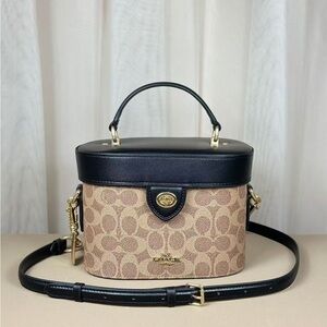 Coach Selena Trail Bucket Bag Crossbody Stylish Chic